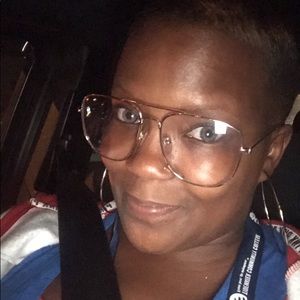 Meet your Posher, Latisha